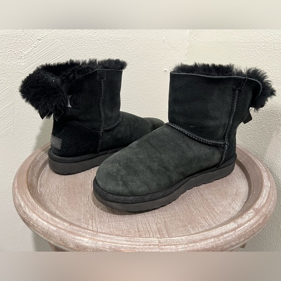 UGG Mini Bailey Bow II Ribbon Boots in size 9 - Black - Picture 6 of 11